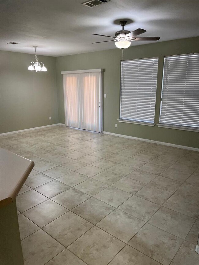 Photo - 2100 Pipers Field Dr Unidad 14