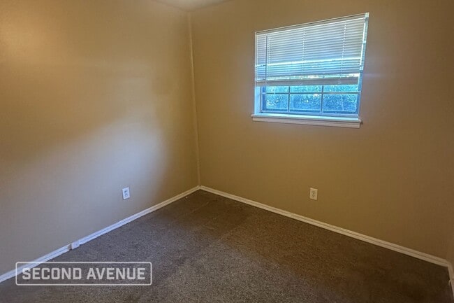 Photo - 10913 N McKinley Ave