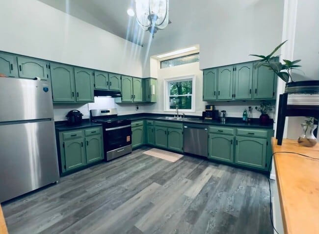 Photo - 2418 Samia Dr NW