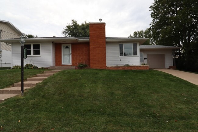 Photo - 3020 Lindale St House