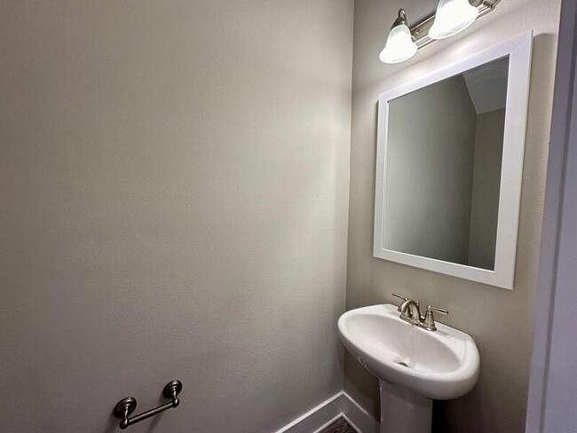 Photo - 215 Date Palm Ln