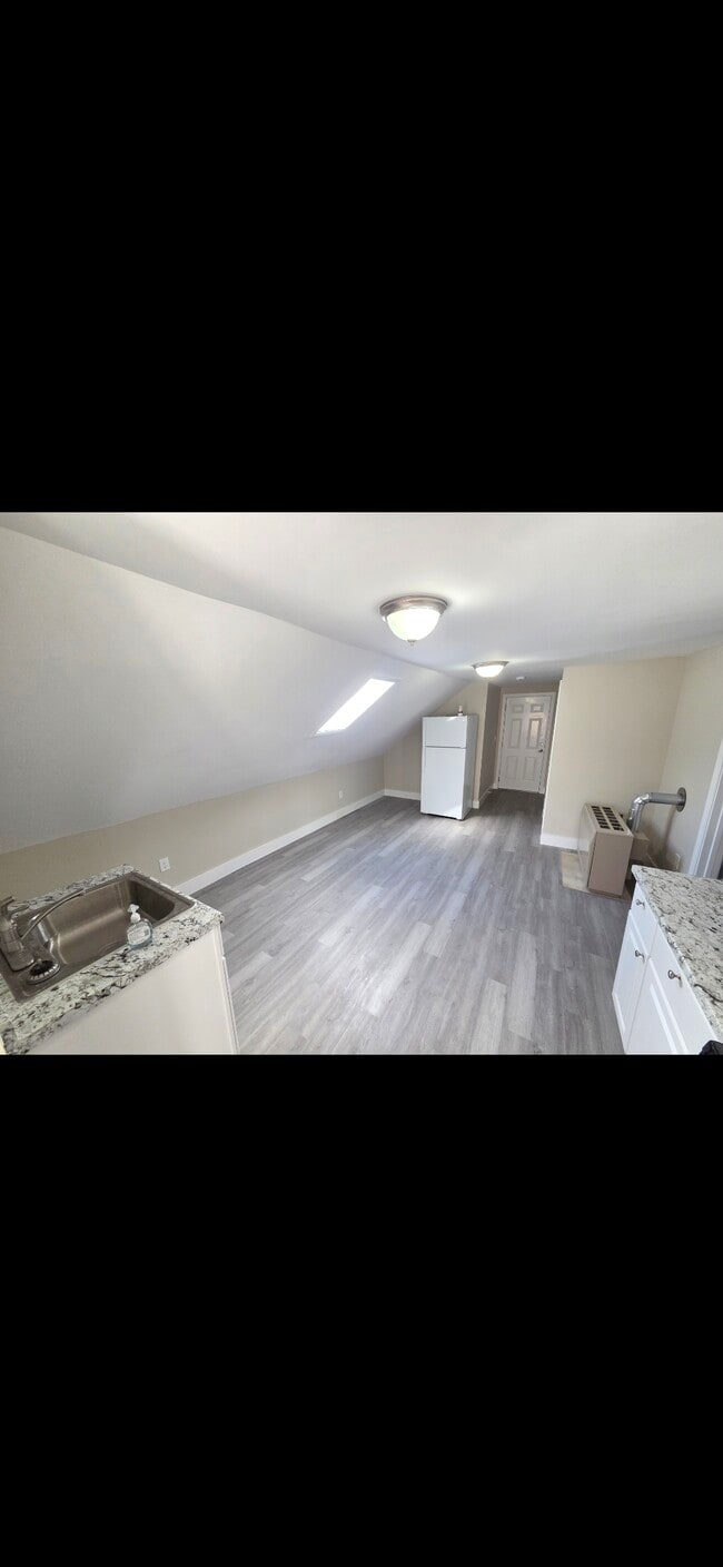 Photo - 1441 Pleasant St