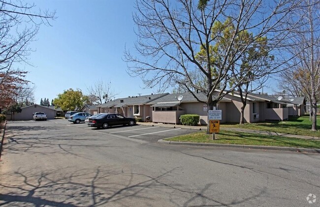 Building Photo - 2654 McGregor Dr Rental