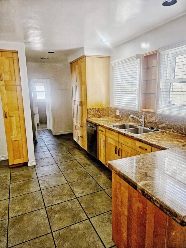 Photo - 3.0 bedroom in Los Angeles California 90036 Unit 122