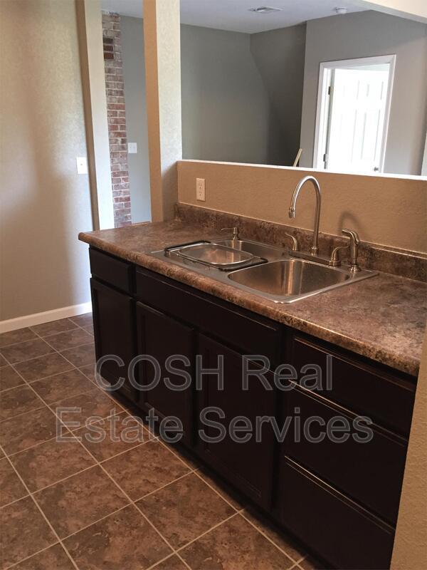 Photo - 1255 S Main St