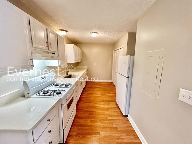 Photo - 2771 Skyland Dr NE