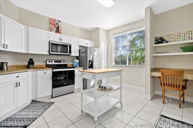 Photo - 11013 Legacy Ln