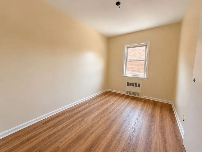 Photo - 343 E 1st St