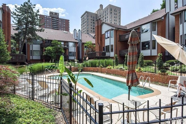 Photo - 4444 Lindell Blvd