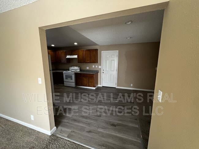 Photo - 1625 Court Dr