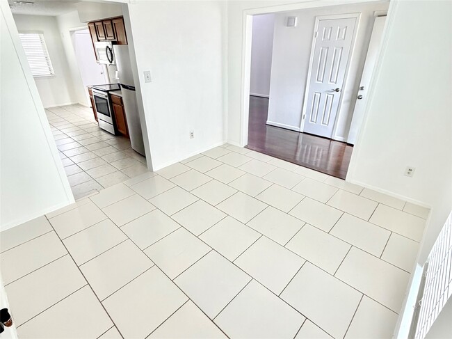 Photo - 4214 Lost Lake Ln