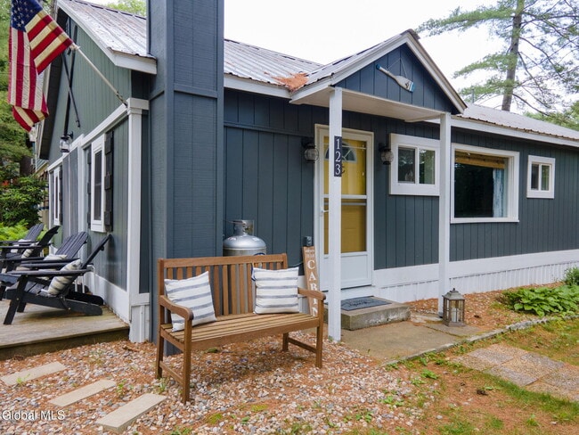 Photo - 123 Circle Dr