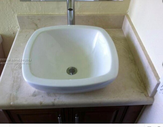 Photo - 2614 Riverside Dr Unit 2614