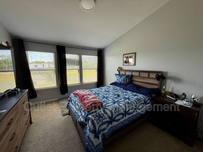 Photo - 726 Artisan St