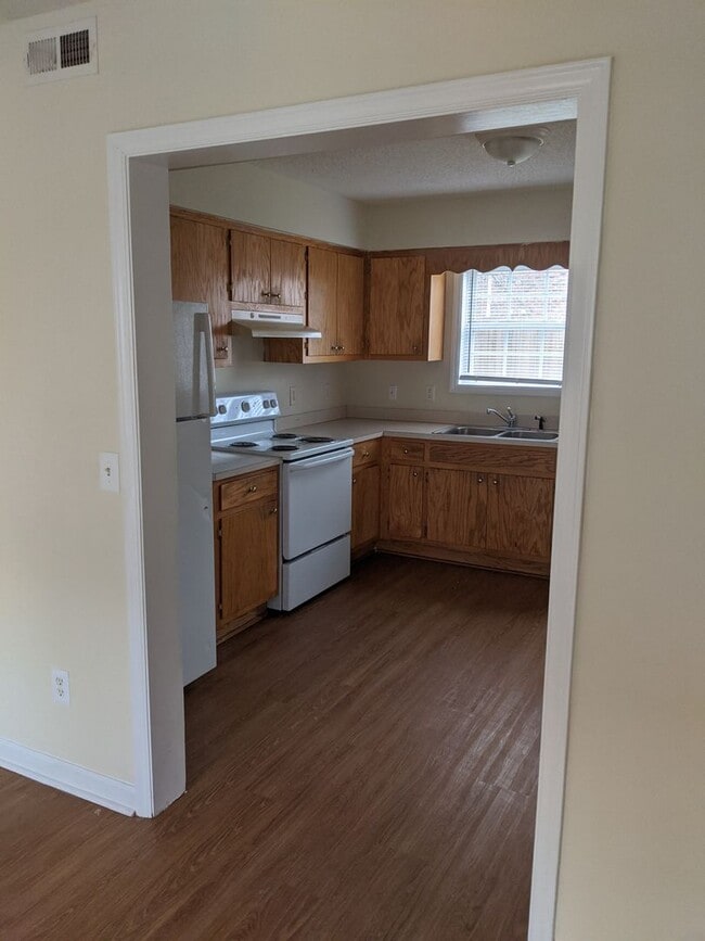 Photo - Two bedroom, 1.5 townhouse in Graham (Park... Unit O