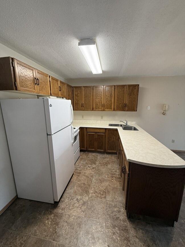 Photo - 5013 50 St Unit 106