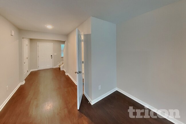 Photo - 215 Kirkside Dr