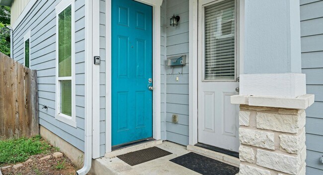 Photo - 507 W N Loop Blvd Unit 32-A