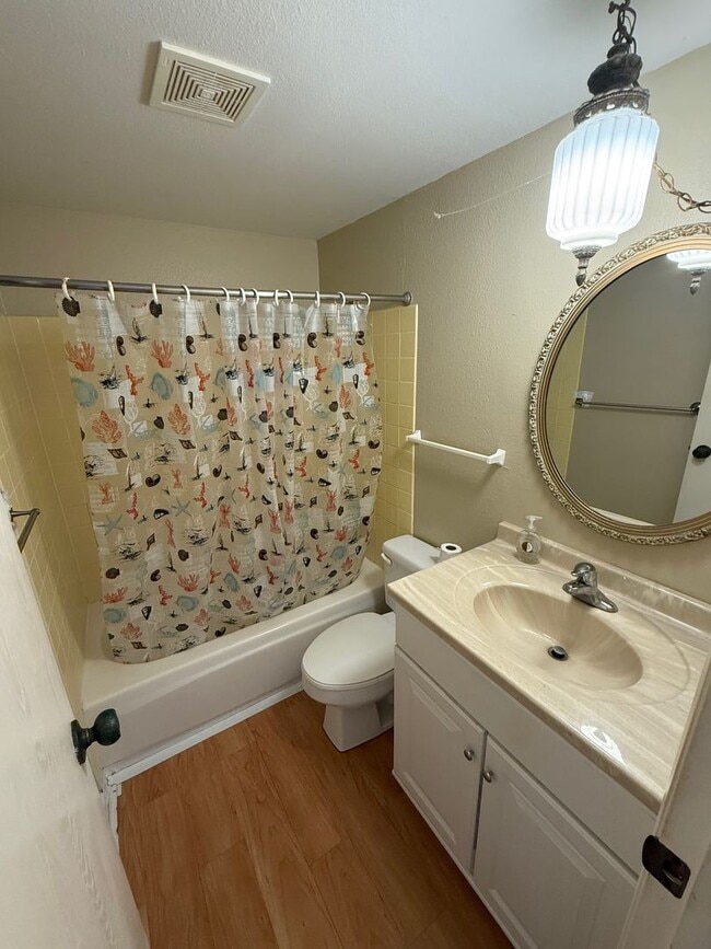 Photo - $1,500 / 1 Bed / 2 Bath Furnished Condo (Kailua Kona) Unit 111