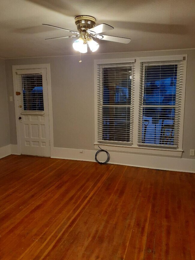 Photo - 330 Gwinn Ave Unit 1