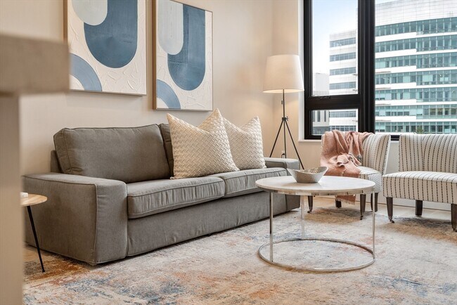 Photo - 70 Leo M Birmingham Pky Unidad 415