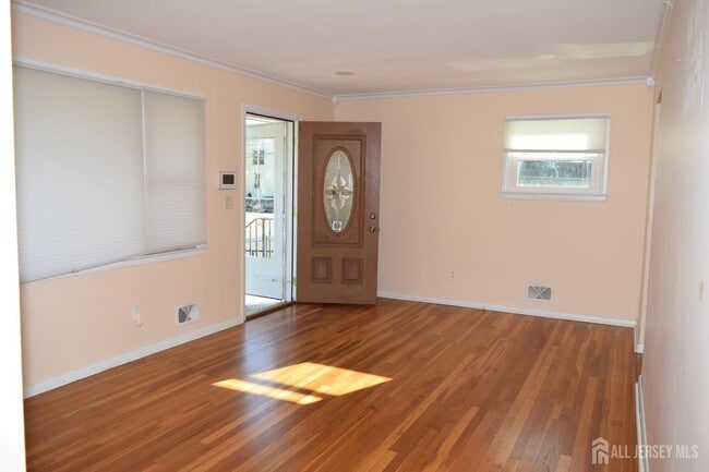Photo - 57 E Tappen St