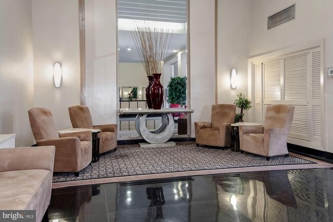 Building Photo - 2500 Q St NW Unit 430