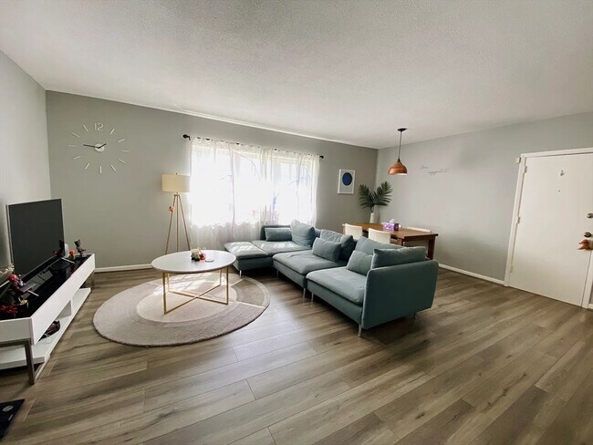 Photo - 47 Lake Shore Ct Unit #1