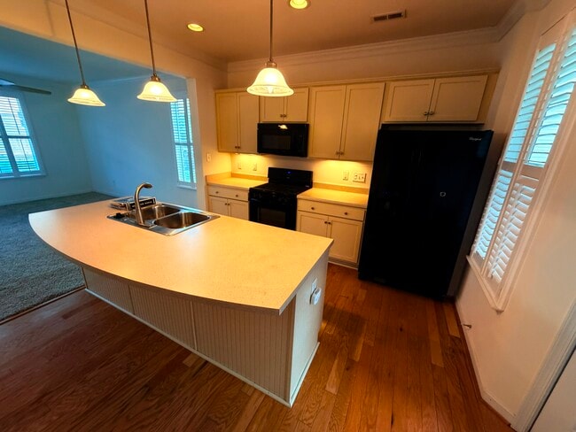 Photo - 8217 Center Path Ln