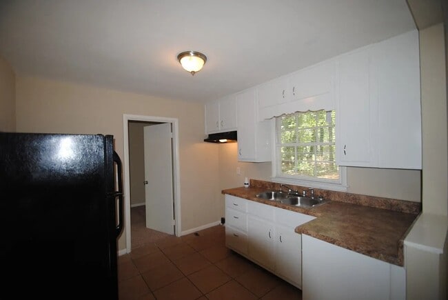 Photo - 411 Windsor Dr