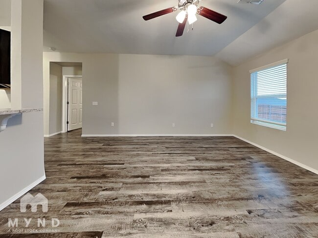 Photo - 1114 Flint Way