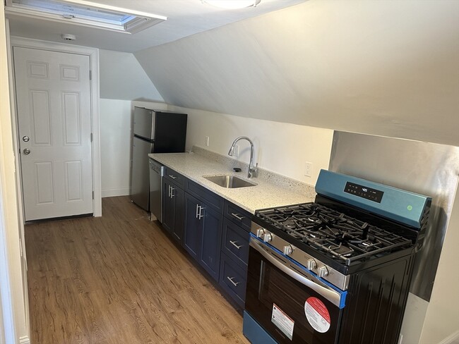 Photo - 367 Concord Ave Unit 3