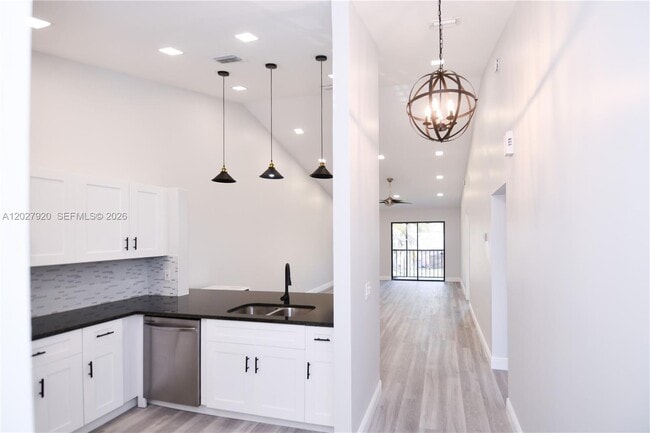 Photo - 2315 SW 22nd Ave Unit 2020