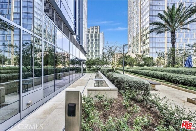 Photo - 877 Francisco St Unidad 2107