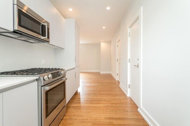 Building Photo - 17 Forest St Unit 31 Rental