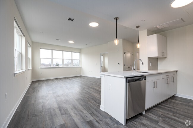 2BR, 1 BA