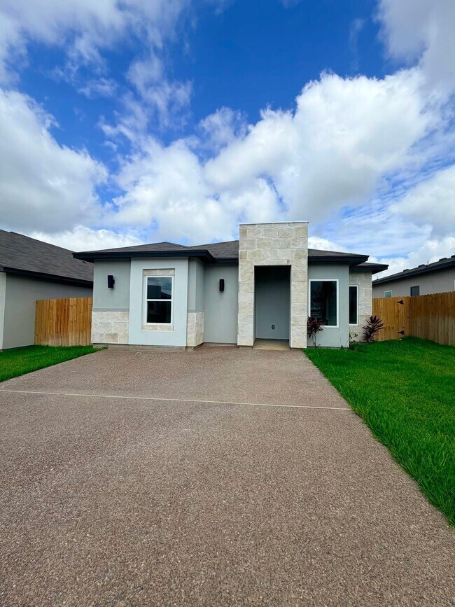 5214 Anacahuita Dr