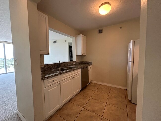 Photo - 900 SW 8th St Unit 1503