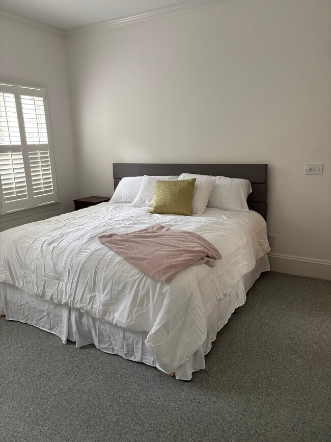 king size - 108 Cart Dr Unit cart