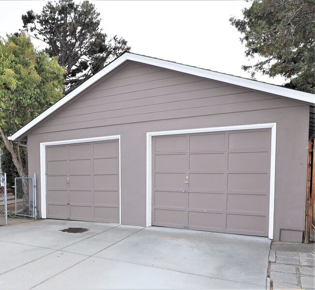Photo - 1126 King St