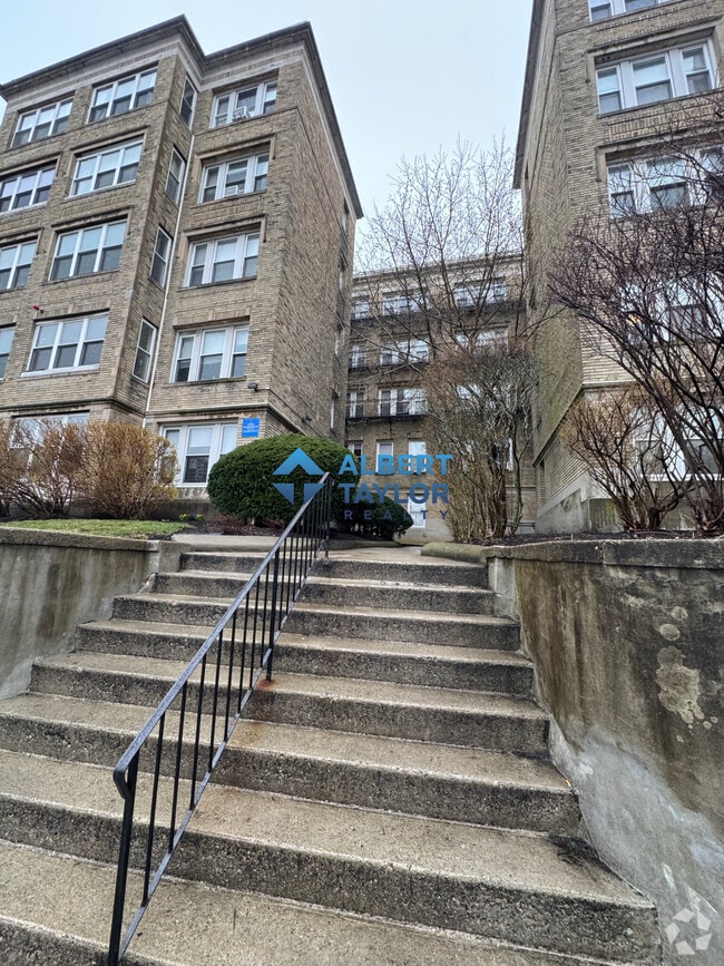 Building Photo - 1616 Commonwealth Ave Unit 3 Rental