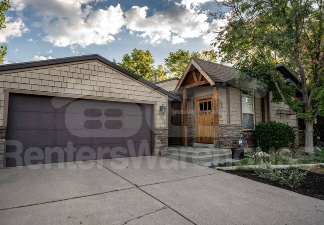 Photo - 809 E Pontiac Dr