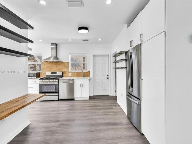 Photo - 9324 Byron Ave