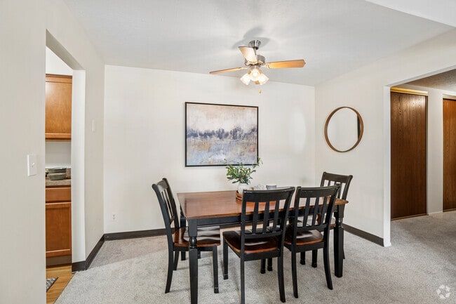2BR, 1BA - 830SF - Dining Area - Oak Brook Gardens