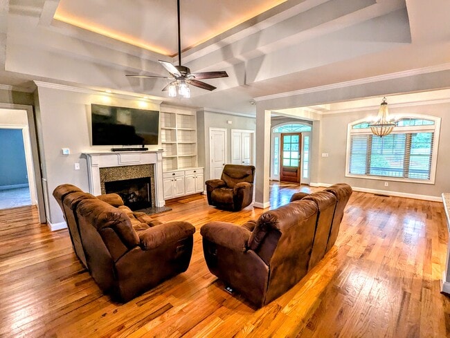 Photo - 291 Greystone Dr