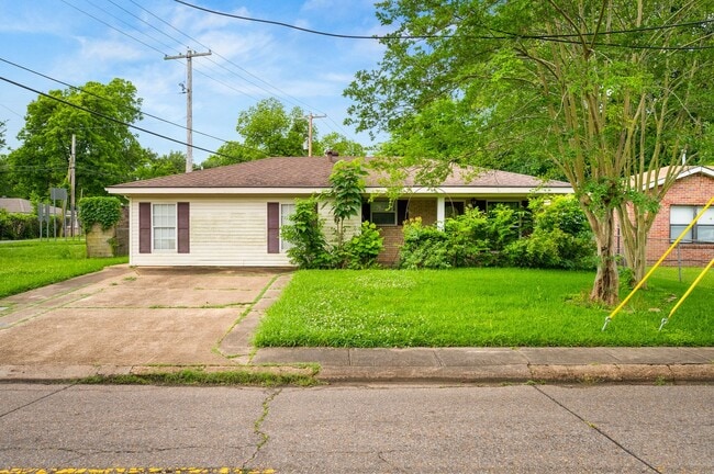 Photo - 2020 Clover Ln Casa