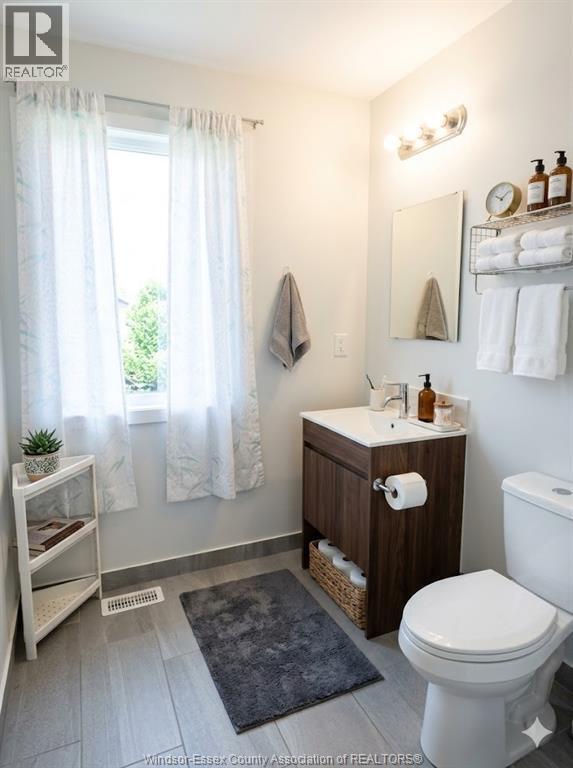 Photo - 521 Campbell Ave