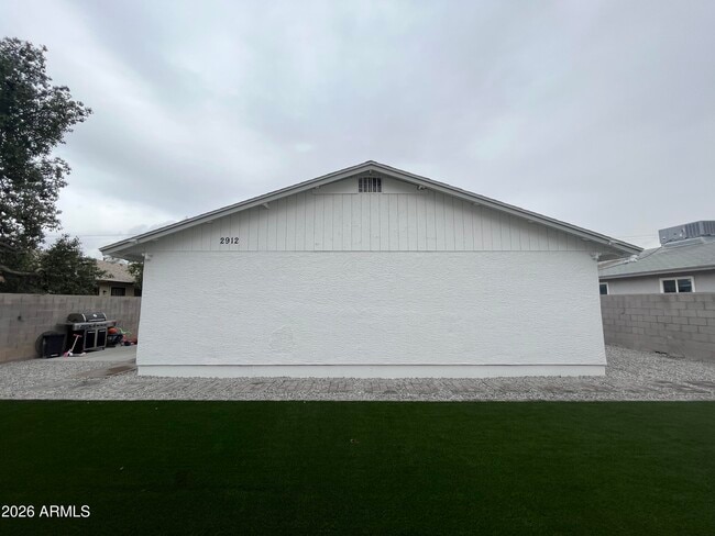 Photo - 2912 E Roeser Rd Unit 3