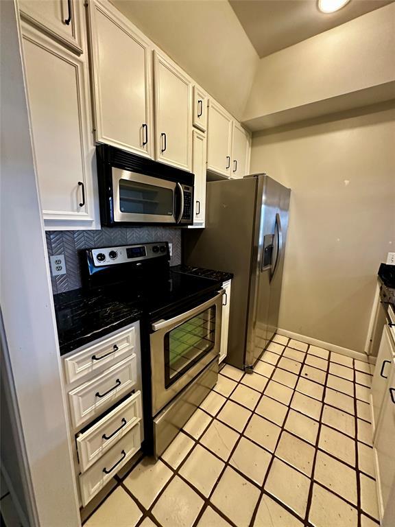 Photo - 641 W 31st 1/2 St