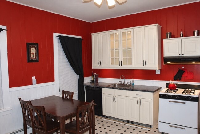 91 Ring St Unit 1